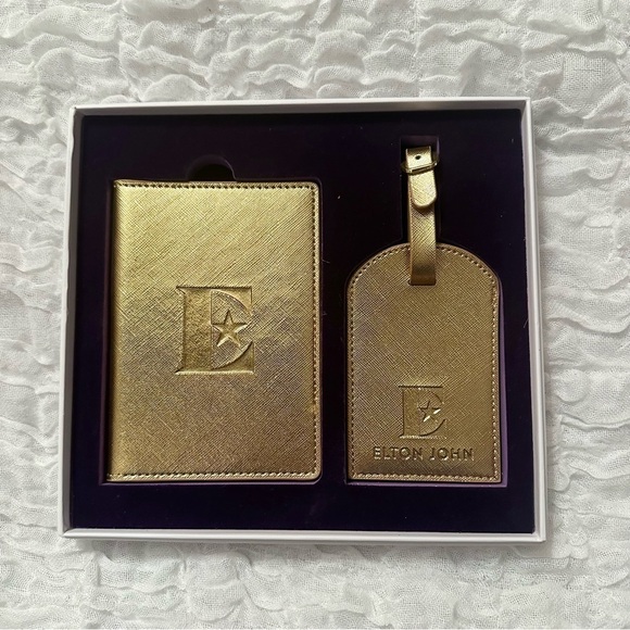Elton John Final Tour Yellow Brick Road Gold Luggage Tag Passport Holder in Box - Picture 1 of 3
